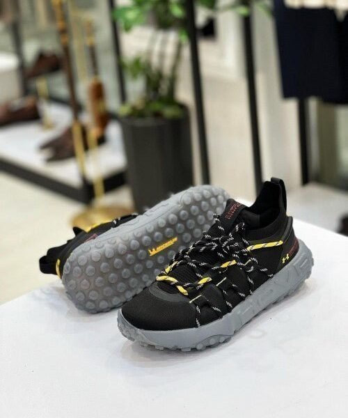 Branded UA HOVR Summit Black