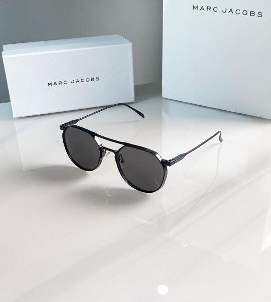 Marc Jacobs black 5001